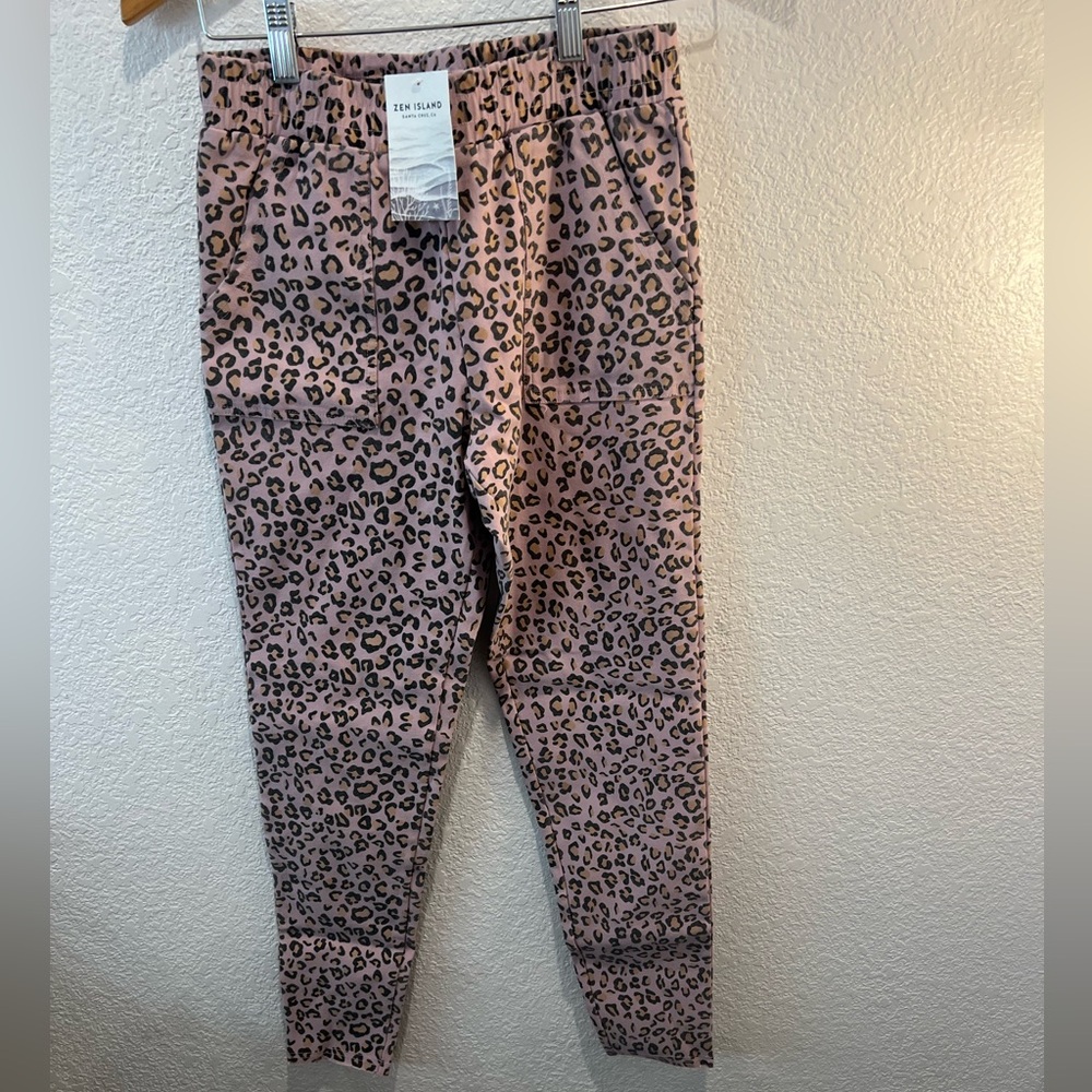 Easel Mauve Cheetah Pants, size S, New With Tags